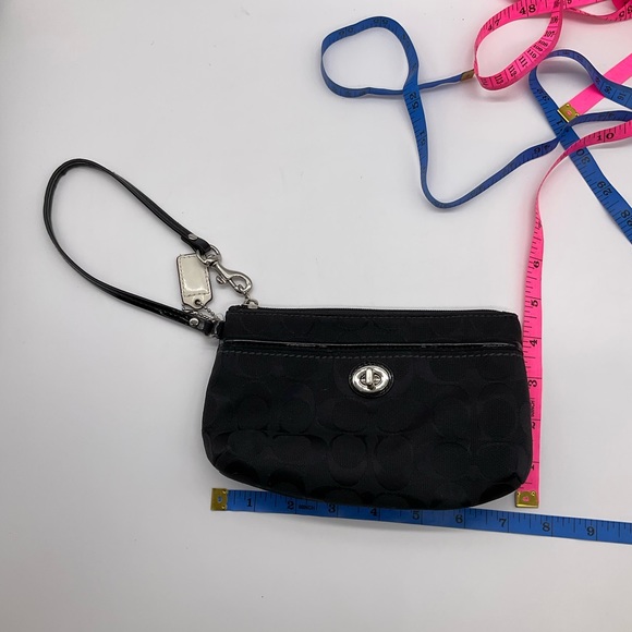 ❌⭕️❌SOLD❌⭕️❌COACH BLACK CANVAS WRISTLET POUCH - Picture 5 of 6